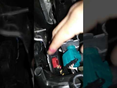 Replacement of the rear brake light switch of the Volkswagen Jetta