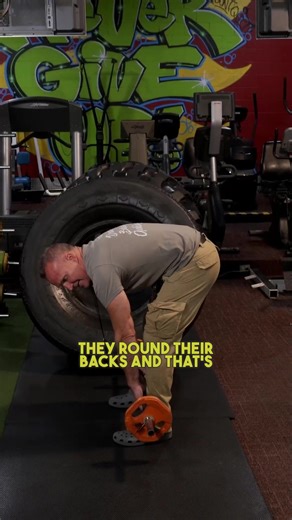 ✅🚫DO THIS, NOT THAT : Bent Over Barbell Row Edition 💪🏋🏼♂️ The bent over barbell row is one of the best movements for building a strong back, improving posture, increasing pulling strength, and reinforcing a rock-solid posterior chain. 🚫 NOT THAT: Rounding your lower back, yanking the bar, using momentum, and turning it into a spine-tester instead of a back builder. ✅ DO THIS: • Grip the bar and brace your core • Push your hips back and keep a flat, neutral spine • Lower the bar below your k