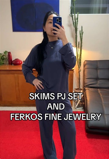 Head to toe in @SKIMS, plus diamond horseshoe necklace from @Ferko’s Fine Jewelry ✨ happy birthday na💛 #skims #ferkosfinejewelry #birthday #ootd #diamond
