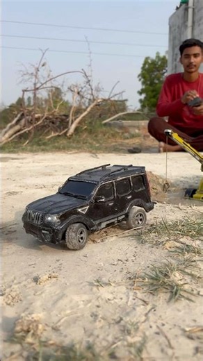 Rc hydra crane gaddhe Mein fas Gai Scorpio se aasani se nikal Diya