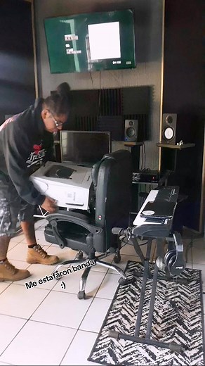 Ni pedo, ahora a samplear con vinilos 🙏 | Green Hou$e Productions