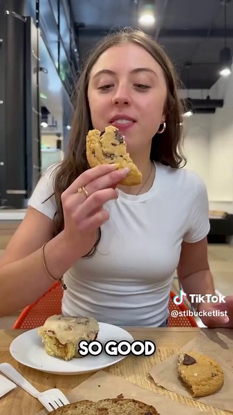 Located in the Lewis Collaborative, @blacklabstl has gotta be the next spot on your STL (coffee shop) Bucket List ☕️🌿 The space is lovely, we loved our lattes, and the food offerings were delicious! We specifically tried (and loved) the avocado toast and pastries, which are locally-made, both in-house & Poots Provisions Catch us here on our next WFH day👀 #stlcoffeeshops #stlbucketlist #coffeeshopstlouis