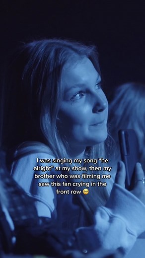 Unbelievable reaction 😱😱 the tear at the end 🥺 | Lewis Capaldi