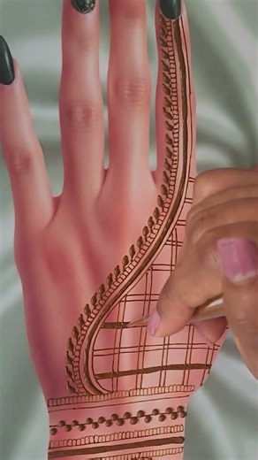 Elegant Back Hand Mehndi Design | Simple & Stylish Henna Art Tutorial | Graceful Mehndi Creations