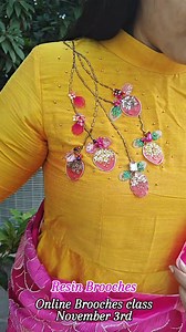 9025725074 9962233992 Salem #brooches #broochesclass #butterflybrooch #broochesblousedesign #broochesblouses #broochesbloyseideas #customizedbroochesdesign #sakthibrooches #butterflybrooches #flowerbrooches #flowerbrooch #flowersdesigninblouse #uniqueblousepattern #designerblouse #fancyblouse #trendyblouses #trendyflowerblouse #handmadebroochesblouse #blouses #blousesideas #kanchipuram_handloom_silksaree #southwedding | Sakthi stitching studio