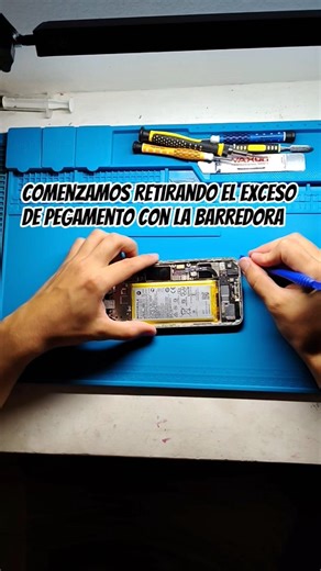 ASI SE LIMPIA UN CELULAR 📱 (CAMBIO DE MÓDULO) #repairing #tech #phone #tips