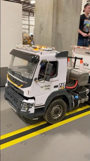 RC Semi hauling dirt to the worksite