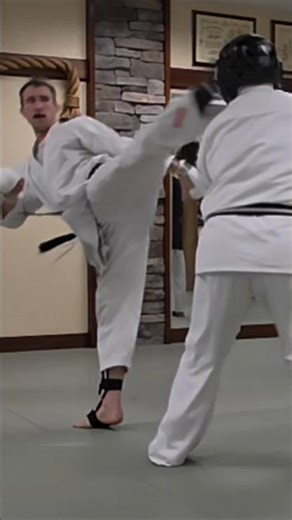 Face kick control #kumite #karate #sparring #striking #martialarts #kicking