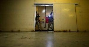 Royal Marines from 43 Commando, based at HM Naval Base Clyde, joined forces with the United States Marine Corps (USMC) Security Force Regiment during Exercise Tartan Eagle 2024. This high-intensity training honed marksmanship principles and Close Quarter Battle (CQB) drills, blending live firing and simulation for maximum realism. The incredible visuals were captured by POPhot Wheeler and LPhot Bladen. Reflecting on the experience, LPhot Bladen shared: “Tartan Eagle was an incredible experience 