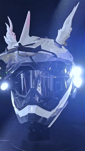 Customize the white helmet again and ship it #helmet #blackhelmet #motorcycle