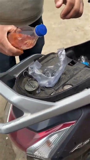 trick to pour gasoline without using a funnel #shortsvideo
