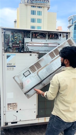 Hussain Ahmed on Instagram: "#daikin vrvx #ac technician#instagram #reelsinstagram #viralvideos"