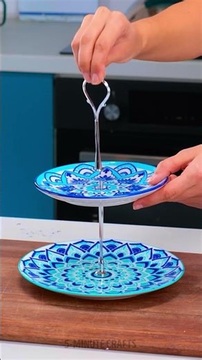 DIY cake stand made from vintage plates 🛠️🍰