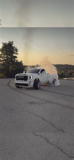 HOODSTACKED AND LOWERED DURAMAX! 🤘 SOUNDS GNARLY!