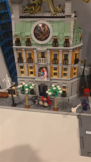 Unboxing LEGO Minifigure Series 28