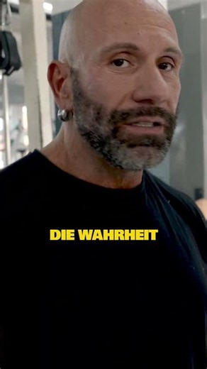 Urs does a physique check with Wolverine😂