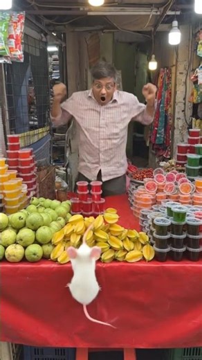 mouse jump on fruit table 😄 #food #streetfood