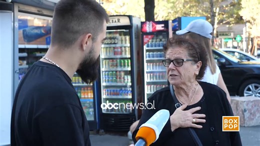 E moshuara me lot në sy: Na është boshatisur shpirti, kam katër fëmijë dhe të katërt jashtë, kam mbetur vetëm këtu prej emigracionit. Qeveria të mos ia ulë naftën miliarderëve të jahteve dhe t'ia rrisë fermerit shqiptar, por të ndihmojë qytetarët. Njerëzit të punësohen këtu. Unë kam 17 krahë pune që janë jashtë..a ka më keq?! #abcnewsalbania #VoxPop #BoxPop | Abc News Albania