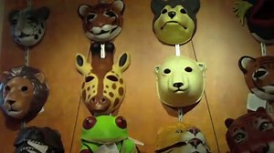 PERFECT PRESENTS Looking for the perfect present? Check out Wild Things gift shop at Lincoln Park Zoo during your next visit, or pop in for a quick shopping trip (30-minute parking is free with validation). | Lincoln Park Zoo