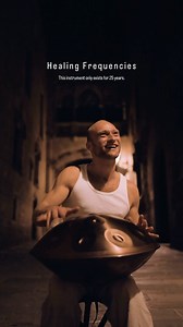 I’ve been taking the past days off to reflect deeply on my path. I am turning 30 tomorrow and somehow this feels like a big step. Not the day itself, but entering a new decade. My 20s have been wild and I feel I need to re-align in order to not get stuck in patterns, believes and the overall rhythm that were true and right for my past 10 years. I’ve been honestly questioning if this path on social media and being so active in the business world is still right. Often I just want to sit alone in t