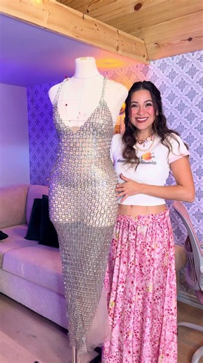 Vestido de anillas de lata para Premios Juventud: ¿qué falta?