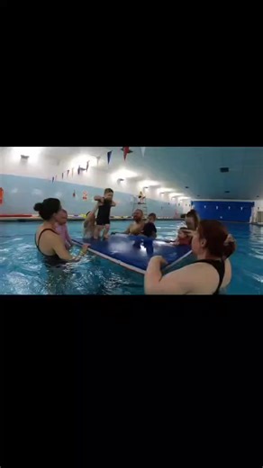 🐬Adult and Child Swim Lessons available at Stonehaven Swimming Pool🐬 🧜These swim lessons are a great way to bond with your child and introduce them to the water while building core aquatic skills! 🧜‍♂️Lessons consist of 30 minutes filled with toys, songs, splashing and swimming! 🧜‍♀️Swim lessons are purchased in a block of 10 sessions for £68.50, concession rates can also be applied. ⬇️We have spaces available in the below classes 🫧3-15 months🫧 Monday 0915 Wednesday 1300 Thursday 1045 Fri