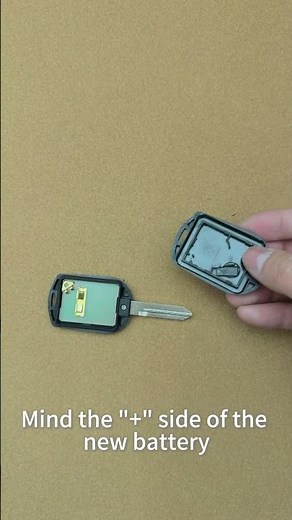 Replace Ford key battery CR2032 keyless entry remote CWTWB1U345