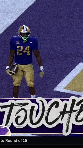 Adam Mohammed punches it into end zone, extending Washington’s lead over Purdue