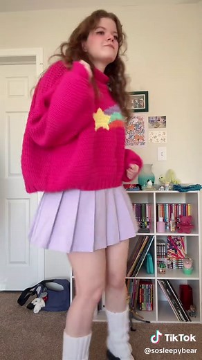 rip mabel pines you would have loved this song 🫡 mabel’s sweater pattern by @autumn olive crochet ♡✨ #gravityfalls #mabelpines #halloweencostume