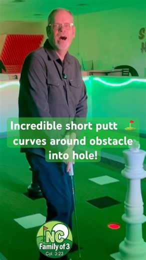 Incredible short putt curves around the obstacle into the hole! 🕳️ #minigolf #greatputts