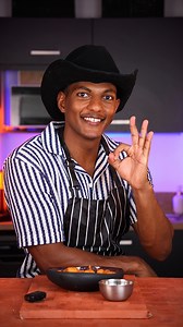 25K views · 432 reactions | Mini croquette croquante凜 Ingrédients : 3 pommes de terre 100 g de fécule de maïs 1 cuillère à soupe de paprika 1 cuillère à café de sel et de poivre Mes 2 livres de recettes sont dispo‍ 40 recettes spéciales sèches 40 recettes spéciales prises de masse Le lien est dans la bio #recetasfaciles #pommedeterre #recetterapide | Yohans Senechal | Facebook