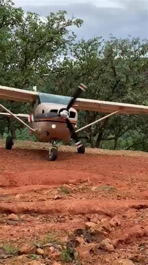 Aterrizaje en la Sierra de Durango en Cessna 206 Turbo Stationair