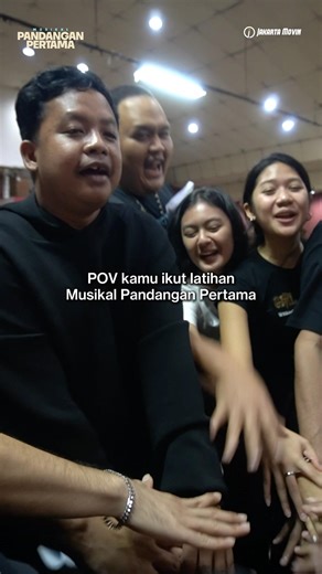 POV kamu ikut latihan Musikal Pandangan Pertama