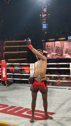 Epic moment last night at Rajadamnern. Daniel Rodriguez unleashed a Wai Kru inspired by Buakaw’s original movements with Buakaw watching from his corner. Mind games before the violence. The war before the war. Rajadamnern 80th Anniversary delivered. What was your moment of the night? 🥊🔥RWS - Rajadamnern World Series #muaythai #combatsports #muaythaifighter | Muay Thai Authority
