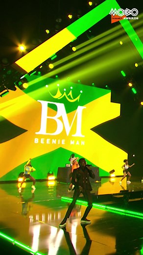 Beenieman Lights Up the Main Stage at MOBOAwards with Sim Simma Dance