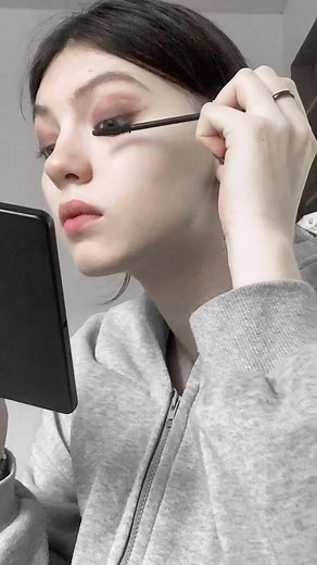 Simple Makeup Tutorial with xsatanova and xxkiyoko