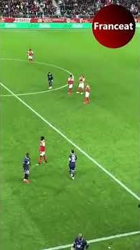 Ligue 1 : Lionel Messi acclamé par tout le stade lors de son entrée en jeu durant Reims-PSG