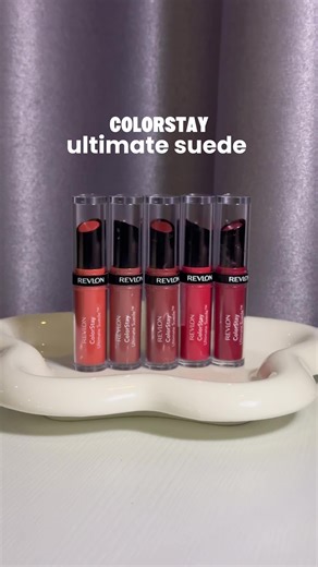 រកឃើញក្រដាសសំអាងថ្មី Colorstay Ultimate Suede