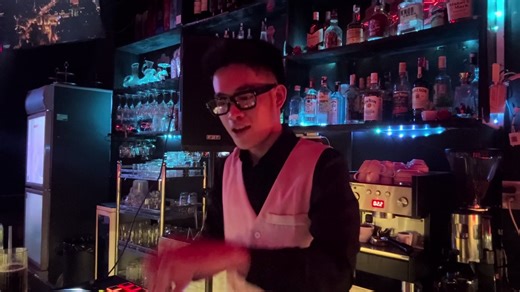 DJ Minh Hy: Energetic Mixes for Every Party
