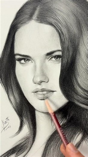 Drawing a top model ✍️