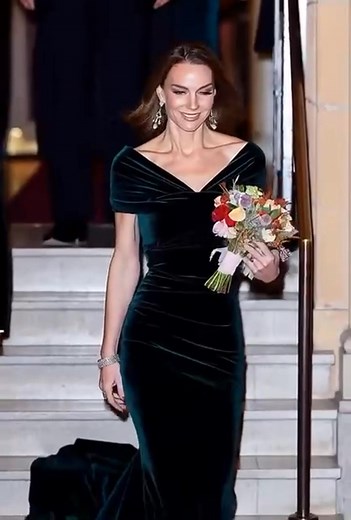 REVEALED! The Secret Message Kate Middleton’s Dress Sent to the World at Royal Variety Performance 😱💖 Insiders say every detail — from color to cut — carried a hidden royal statement fans are just starting to decode… Click below to uncover what the Princess of Wales was really saying 👇 https://posternews9.com/revealed-the-secret-message-kate-middletons-dress-sent-to-the-world-at-royal-variety-performance-😱💖/ | Celebs Stories009