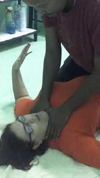 Two hand strangulation defense