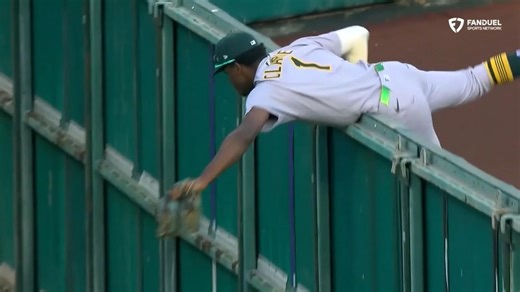 Oakland A’s player makes stunning catch against Angels