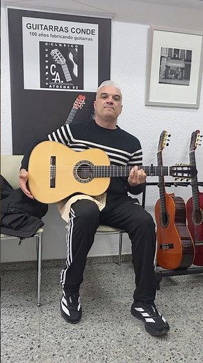 Juan de Dios Tamayo probando guitarra Conde Atocha mod. 8 palo santo de India #guitar #livemusic