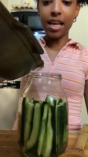 How to Make Homemade Pickles with Cucumbers