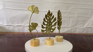Gold Leaf Home Decor Set – Metal Leaf Tabletop Ornament with Wood Base, 3 Designs (Monstera, Ginkgo, Feather) for Desk, Shelf, Living Room