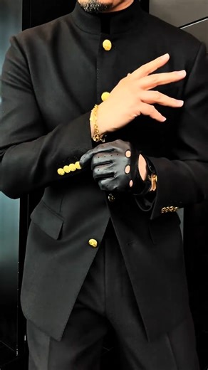 Custom suits on Instagram: "Suit styling—dedicated to high end affordable garments. #ExpressYourStyle#QualityMenswear#TailoredSuits#customsuits#bespokesuits#brucefashion#bespokesuit#customsuit"