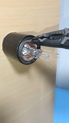 6.2K views | How to Safely Remove a Broken Light Bulb Using a Plastic Bottle | #diy #tips #howto #tricks #fblifestyle | সহজ কৌশল | Facebook