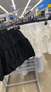 13K views · 580 reactions | 﫶No Boundaries has this new bubble mini skirt and it’s so cute! The bows are a perfect touch 﫶 just $11.98 and linked in my bio #walmart #bubbleskirt #summerfashion2025 | Walmart Gems | Facebook