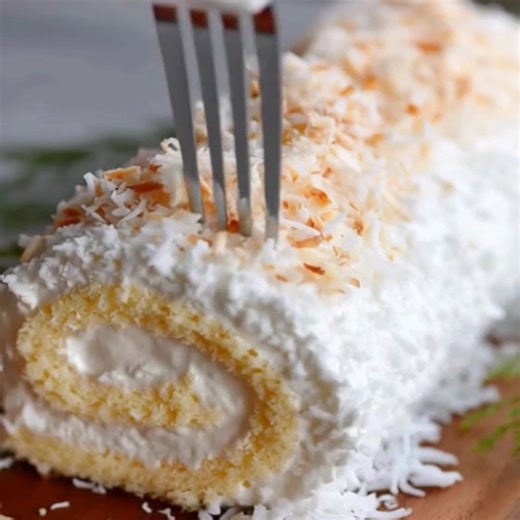 🥥 Coconut Cake Roll Recipe A soft, fluffy sponge cake filled with creamy coconut filling and rolled to perfection — this Coconut Cake Roll is a tropical dream dessert that’s as beautiful as it is delicious! --- 🧁 Ingredients For the Cake: 2 cups all-purpose flour 1 ½ cups granulated sugar 1 tablespoon baking powder ½ teaspoon salt ½ cup unsweetened shredded coconut 6 large eggs (room temperature) ¾ cup whole milk ½ cup vegetable oil 2 teaspoons vanilla extract ½ teaspoon coconut extract (optio